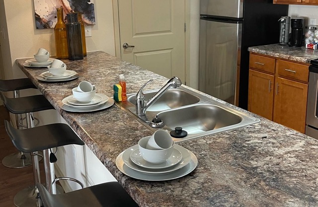 Luxury 2 bedroom 2 bath by the beach ✨