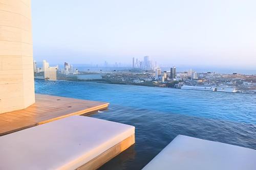 Luxury 2B, stunning View 4 Blocks from walled City