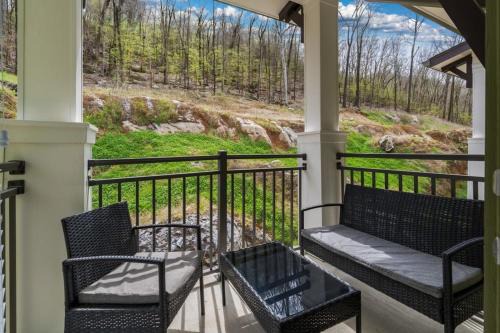 Luxury 2BR 2 bath Townhouse w Garage Near Oak Mt