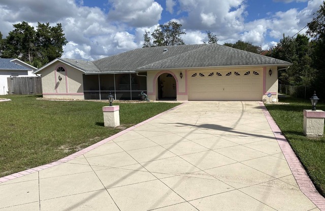 Casa de lujo de 3 dormitorios con piscina. Barrio tranquilo.