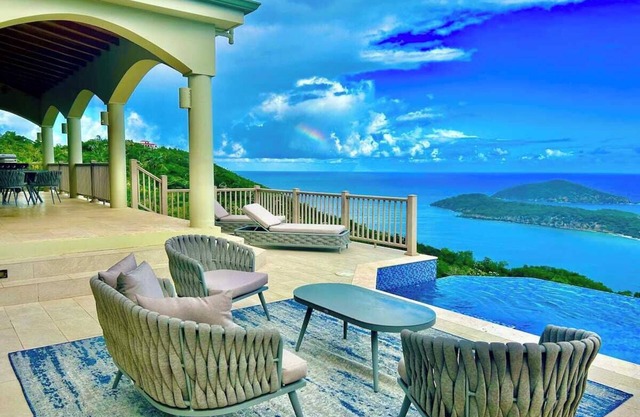 Luxury 3-bedroom villa with infinity edge pool