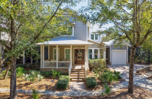 Luxury 30A Home, Golf Cart, Beach 0.5m, Sleeps 12