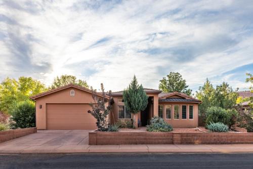 Luxury 3BR in Upscale Neighborhood Pet Friendly