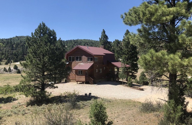 Casa de lujo de 4 dormitorios en la montaña - 35 minutos a Bryce o Zion - 3 acres