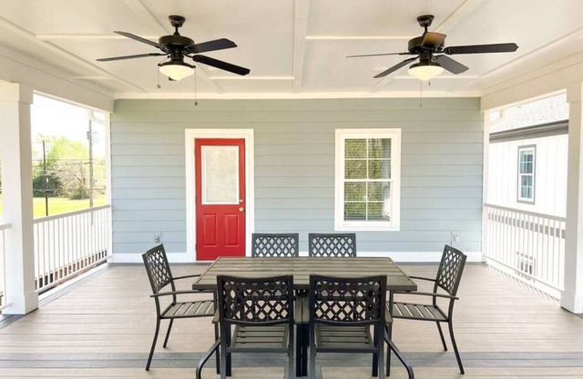 Luxury 4B/4.5b Home, EV Charger, deck by MCG #5