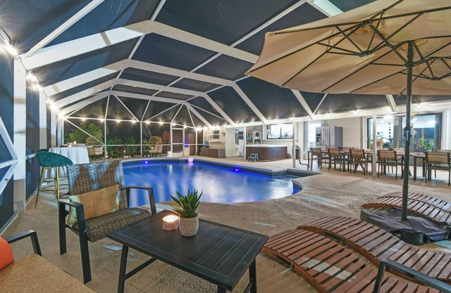 Green House - Luxury 5BR 17 Beds Retreat | Pool | Spa | Sauna | Cold Plunge | Events | Fun