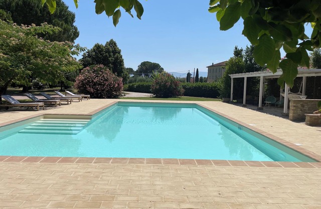 LUXURY AND CHARME NEAR ASSISI, UMBRIA!!