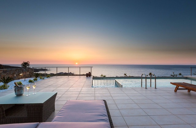 Lujo y elegancia en la naturaleza virgen con impresionantes puestas de sol