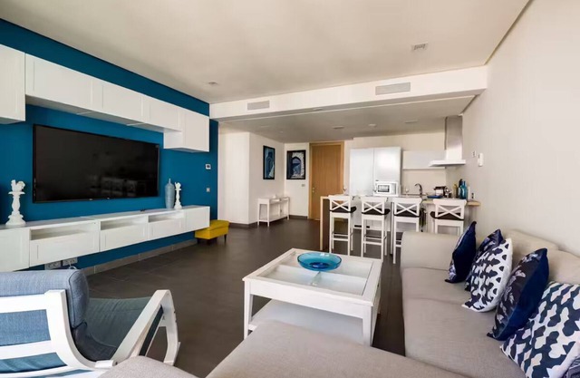 Luxury Anfaplace Living Resort Close to the beach