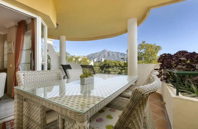 Luxury Apartment in Superb Location - with WiFi and Satellite TV