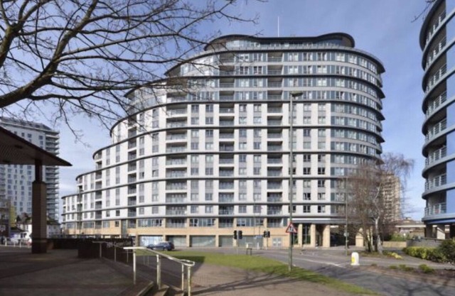 Apartamento de lujo con gimnasio, sauna, conserje las 24 horas, a 23 minutos de Waterloo