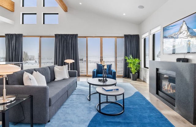 Luxury apartment with panoramic views of Park City and moonlight views from private hot tub