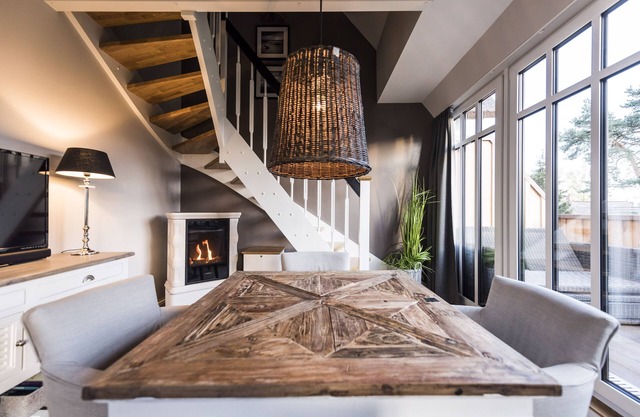 Apartamentos de lujo con todos los días. Limpieza, chimenea, vistas de agua, lavadero incluido.
