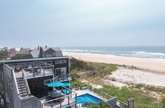 Nueva construcción de lujo frente a la playa con piscina - Construido en 2016