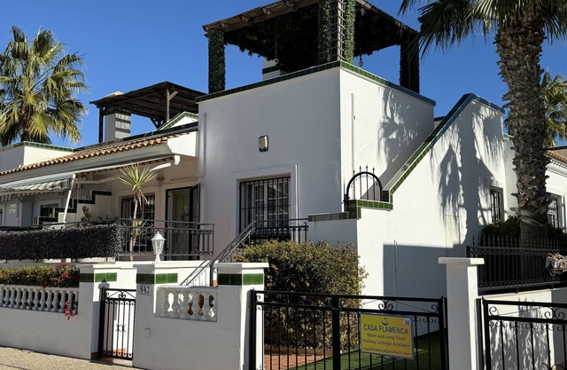 Bungalow de lujo con aire acondicionado de 2 dormitorios - Reforma completa ahora