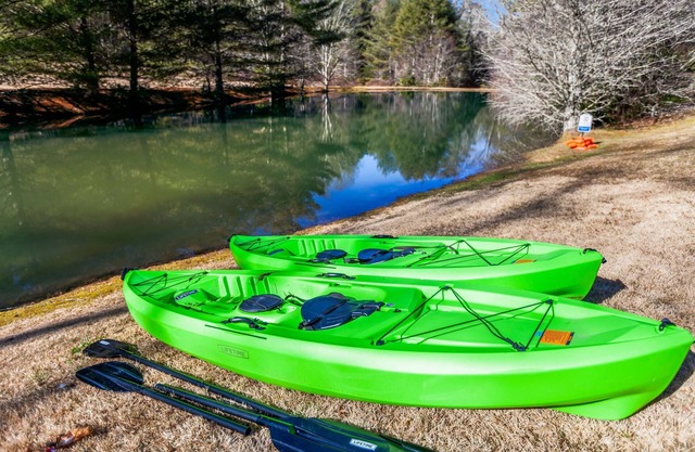 Luxury Cabins Hot Tub, Trails, 2 Ponds & Waterfall