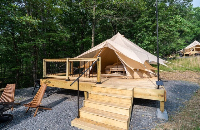 Luxury Camping with King Bed - Greenbrier Tent