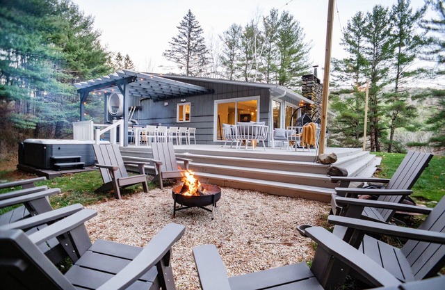 **Luxury Catskill MNTN 5BR 3Bath Villa -Hot Tub/ Fire Pit**