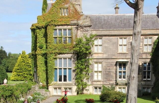 Luxury & Comfort By Lakes Of Killarney - ideal for large families or groups