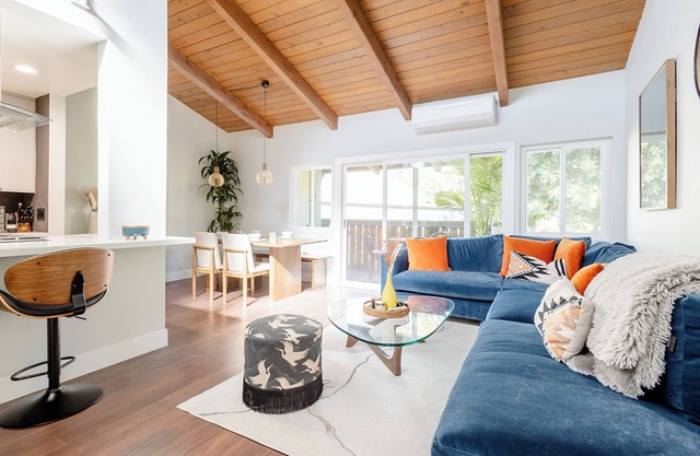 Luxury condo in Los Angeles