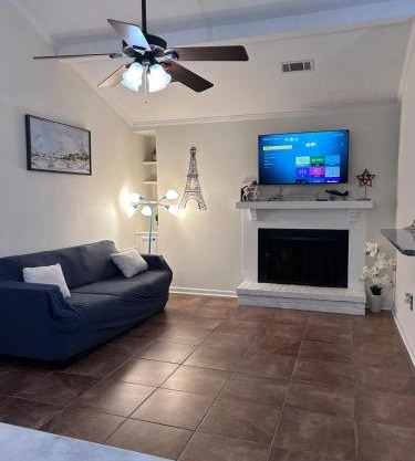 Luxury Condo in the Heart of BR