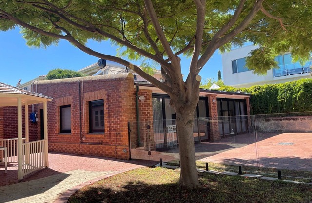 Luxury Cottage at the Manor on the River!!!