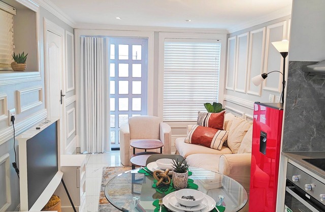 Luxury Cottage into Nature in Sandton, peaceful place with full of nature