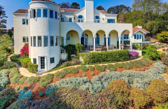 Luxury Estate + Corporate Retreat (No alberga bodas)