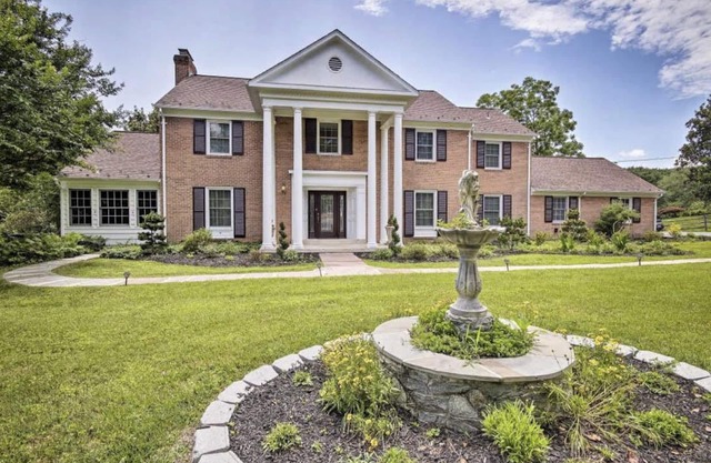 ¡NUEVO! ¡Casa señorial Potomac con piscina, estanque y glorieta!