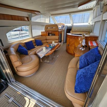 Luxury experience on a 16-meter Azimut yacht