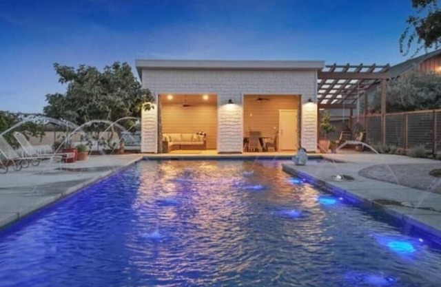 Luxury Farmhouse Retreat in Almond Country