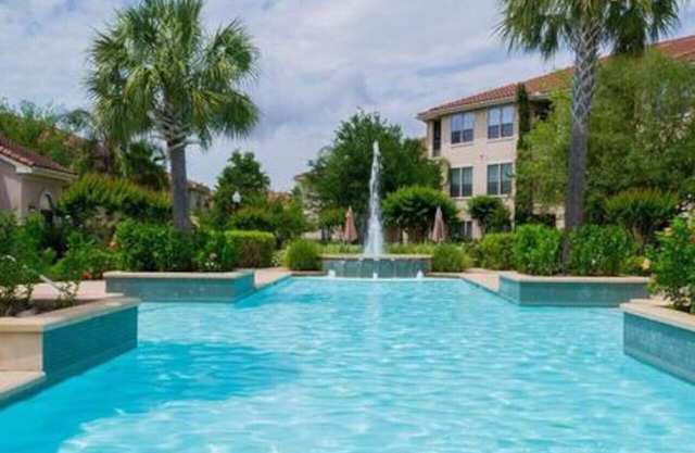 Luxury Fully Furnished Apartment by the Lake**
