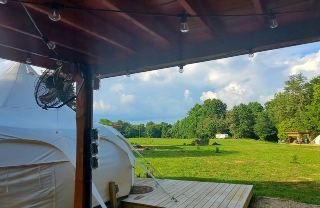 Luxury Glamping #1-Parkside-Bathhouse-Pergola-WiFi