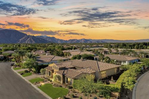 Luxury Griffin Estate 4900sf Compound Pure luxury WALK TO COACHELLA AND STAGECOACH