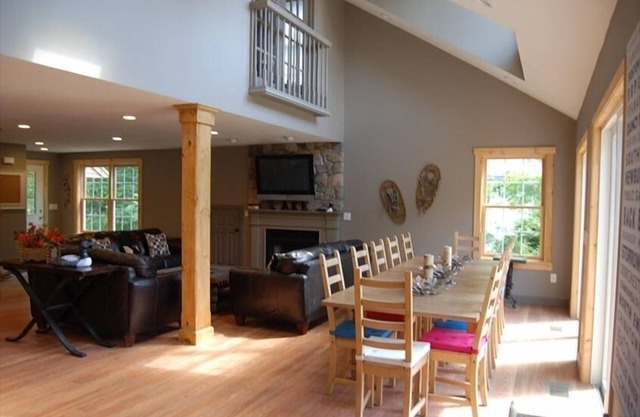 Lujo de lujo Winnipesaukee Lakefront Sleeps 14 - ideal para familias numerosas
