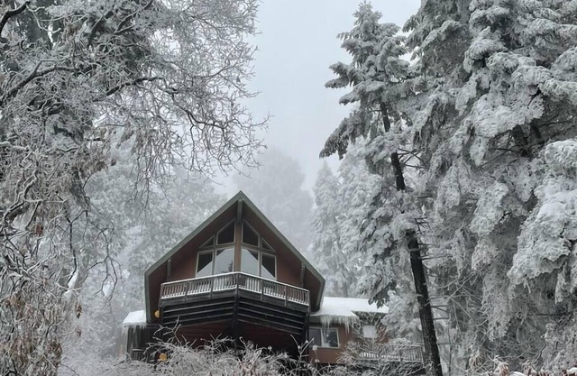 Luxury Home (Giant Sequoias, Waterfalls, Hiking)