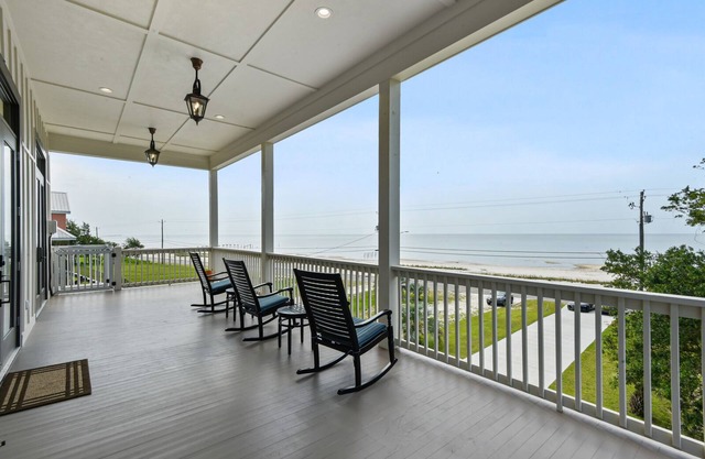 Luxury home with HEATED pool and spa on the Beach!