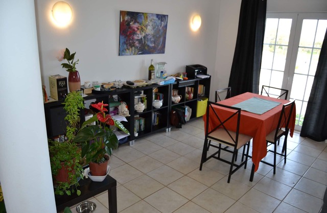 Casa de lujo, 4 personas, 2 habitaciones. Piscina comunitaria. Golf cercano