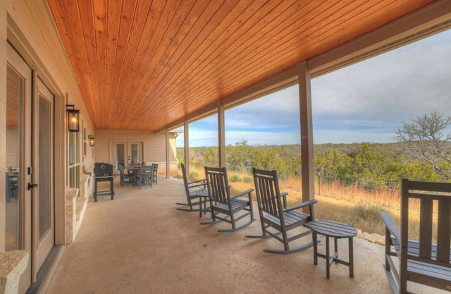 Luxury in the Hill Country, 10-mins to Downtown!