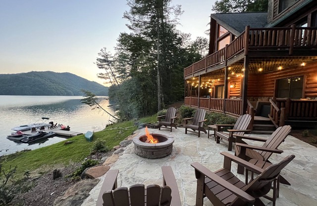 Luxury Lakefront Cabin