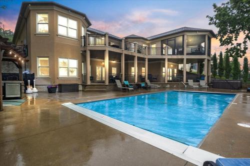 Luxury Lakefront Escape w/Heated Pool, Hot Tub & Theater