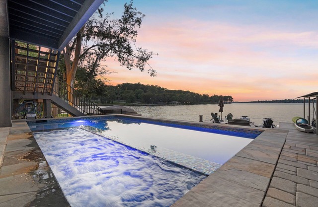 Luxury Lakefront: Gameroom, Pool, Spa, Amenities! Sleeps 16 - Family Friendly!