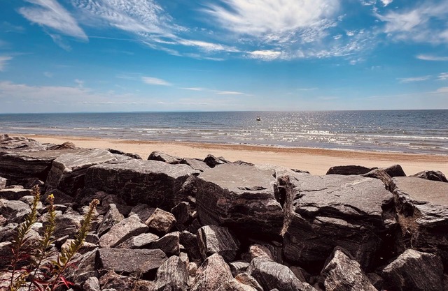 Luxury Lakeview Modern 3 Bedroom Cottage at Sherkston Shores.