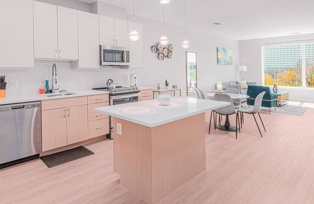 Luxury Living | DC | Free-Parking