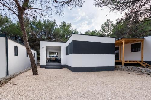 Luxury mobile home PRETTY GREEN - Premium - Oaza Mira Resort -50 m from the beach