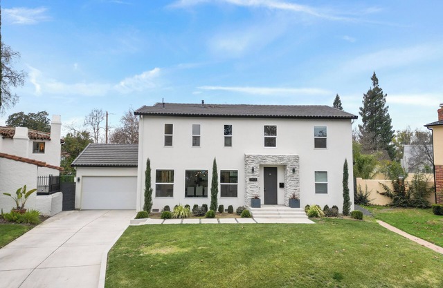 Luxury Modern House with Pool and Fountains