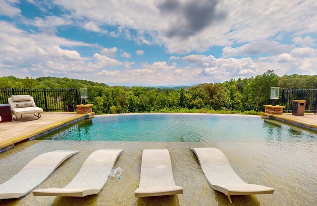 Luxury mountain compound with infinity pool, hot tub, fire pit & much more