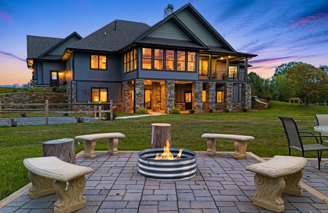 Luxury Mountain Views w/ Fire Pit & Pet-Friendly + Biltmore Pass | 22 Min AVL