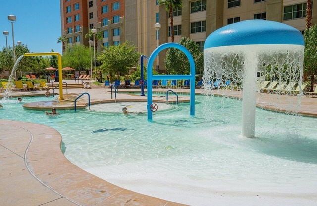 Luxury one bedroom and one bathroom unit with full amenities