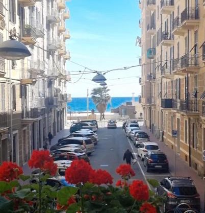 Luxury Penthouse 50m from the Sea, near the Center